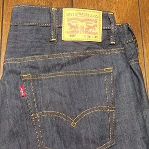 Levi 569